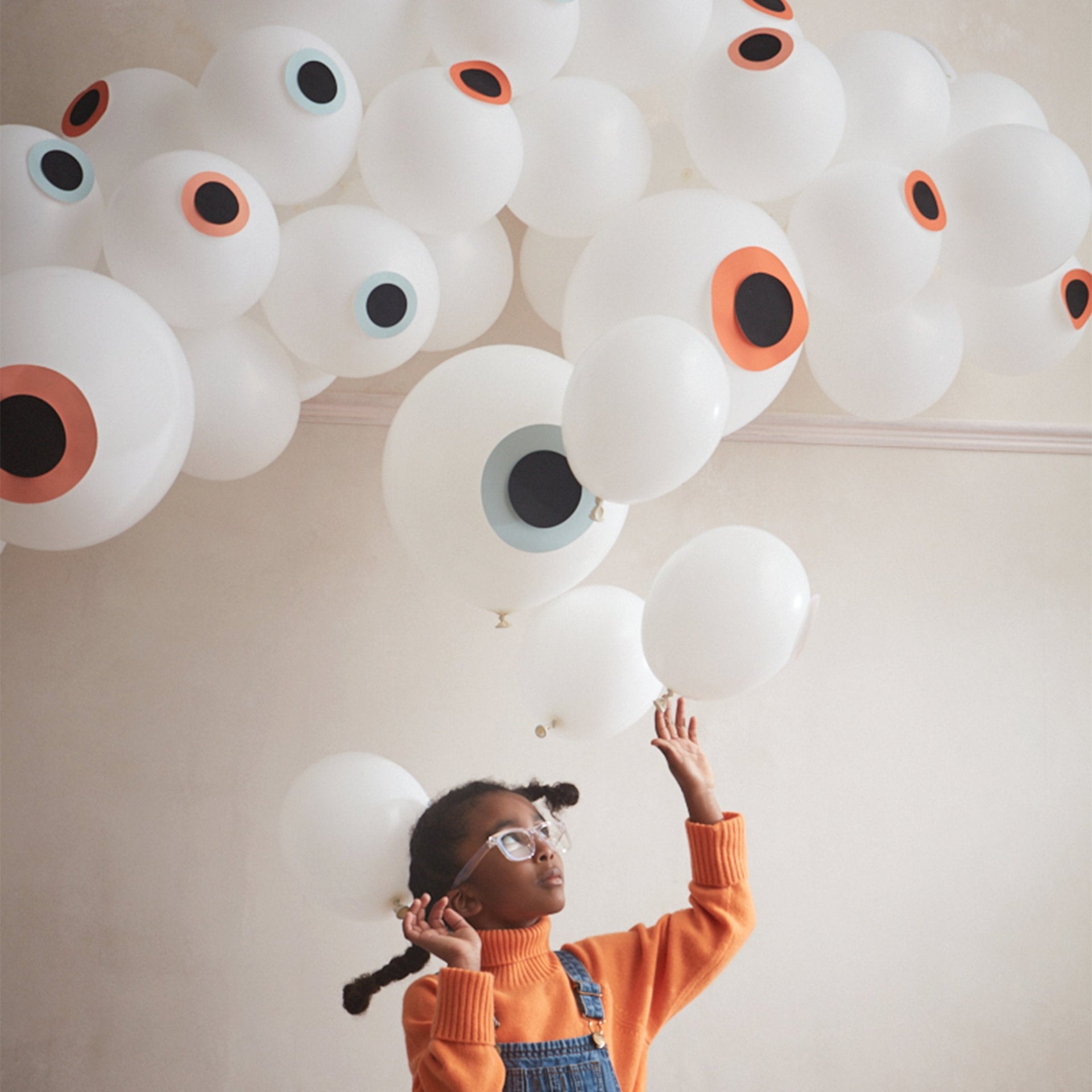 Eyeball Balloon Garland